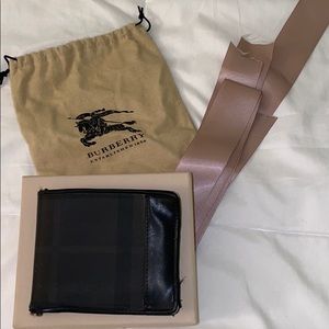 Men’s Burberry wallet